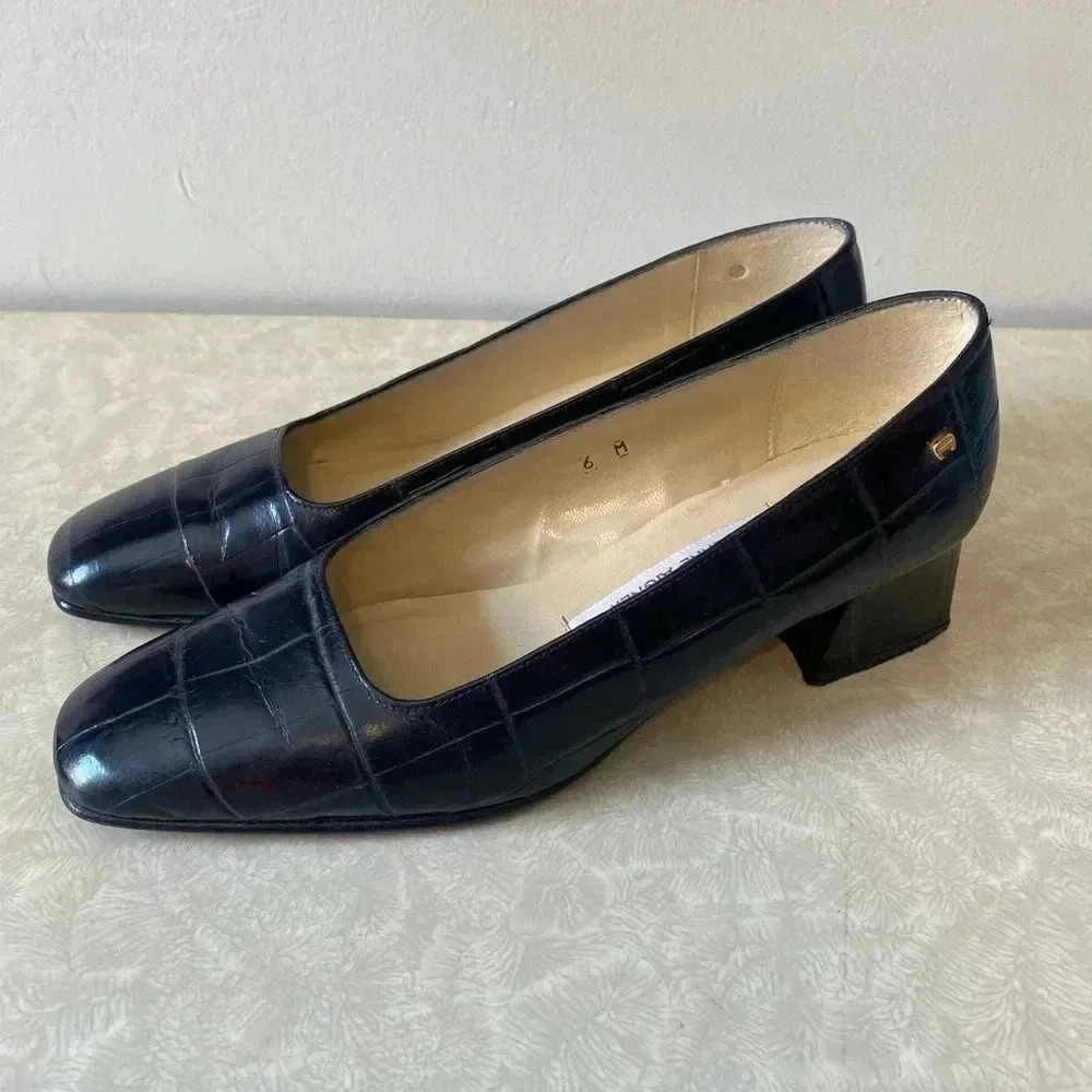 Etienne Aigner Astoria Square‎ Toe Black Heels size 6